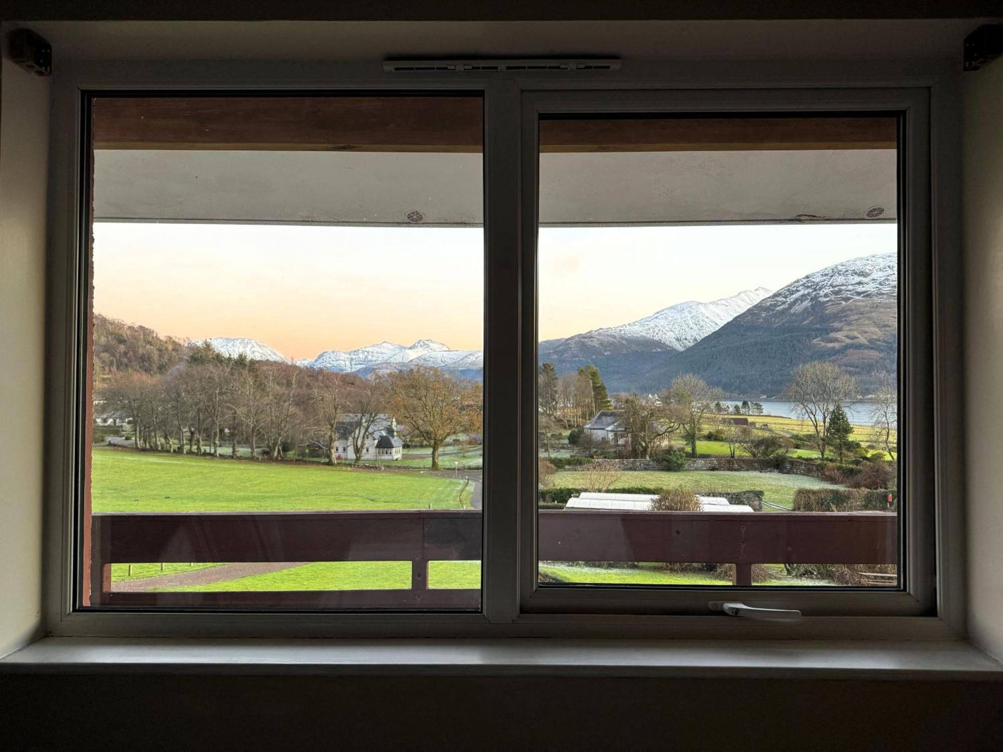 Ash, Birch And Rowan Self Catering Cabins Onich Eksteriør bilde